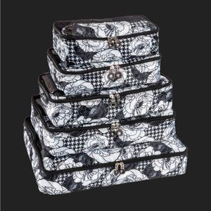 NWT Triforce 5 piece packing cube luggage set